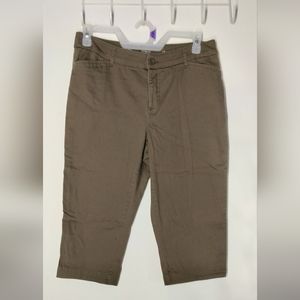 St. John's Bay Capris Size 14